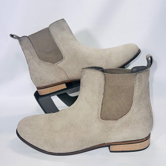 Urban Outfitters UO Chelsea Suede Boots Beige Men's 10 - Picture 1 of 11